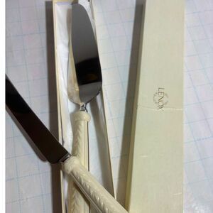 Lenox Wedding Promise cake cutting set. stainless steel.